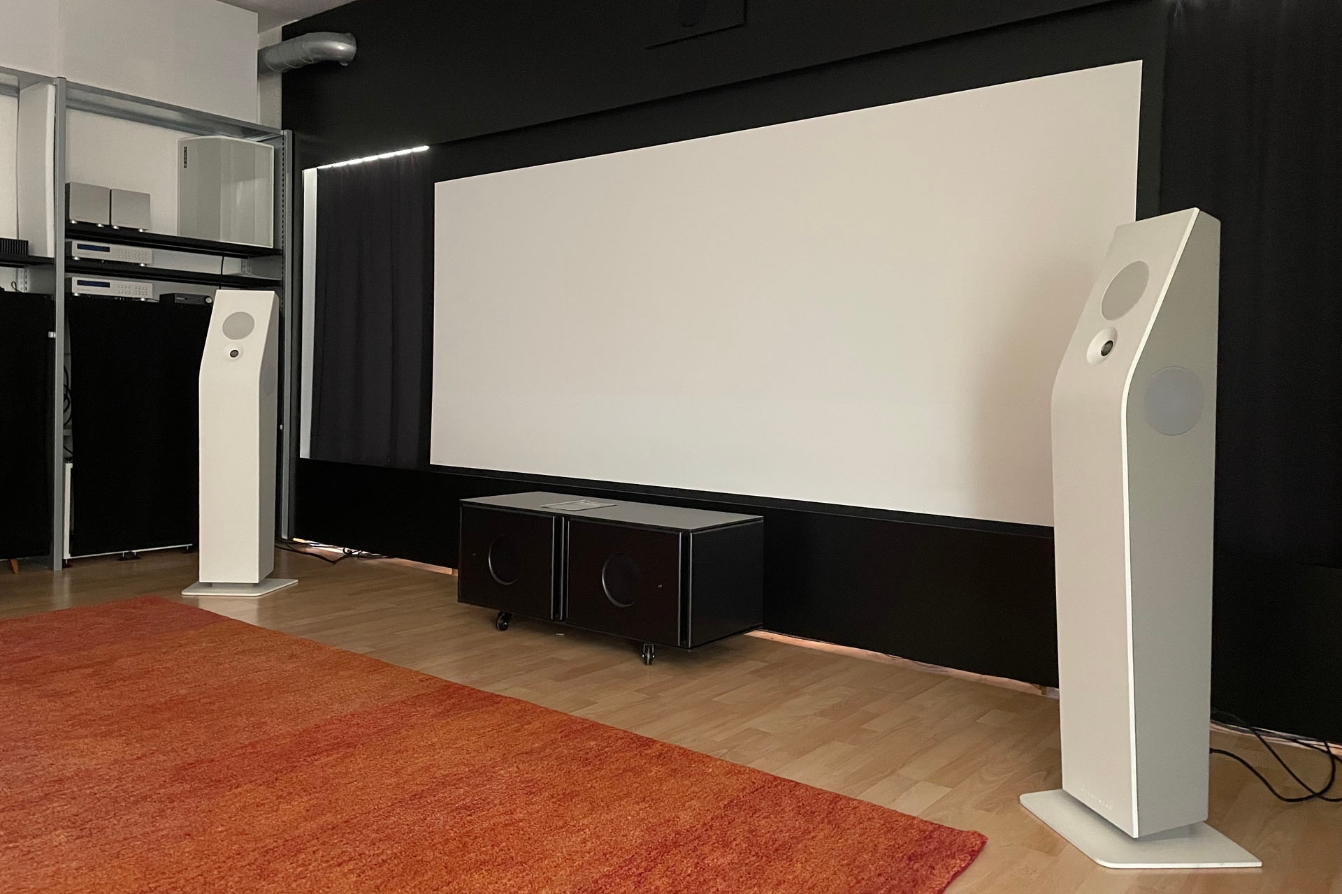 Klangwerk ELLA Aktivlautsprecher im Homecinema